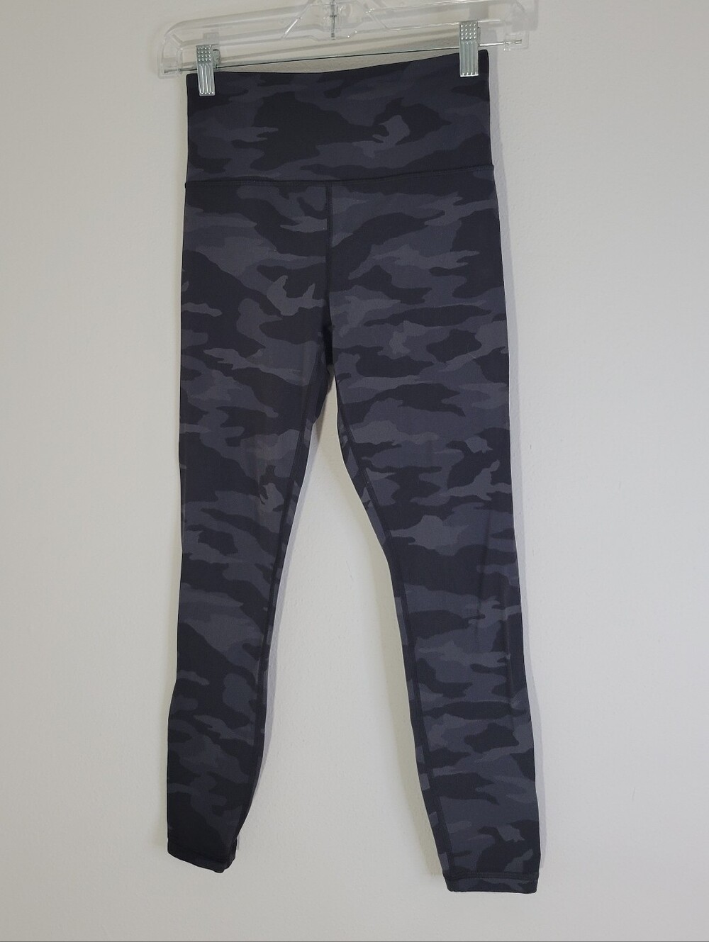 ATHLETA WOMENS SIZE 6 Gray‎ Camo High-Waist Leggings